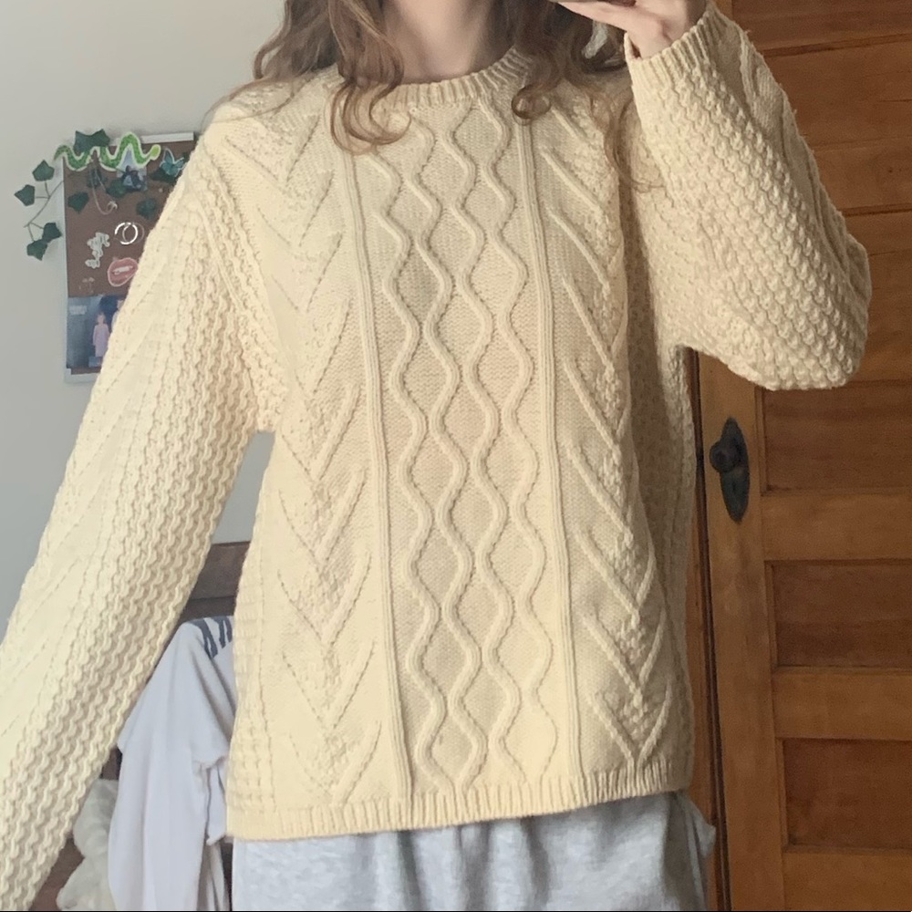 Cream Sweater from Banana!